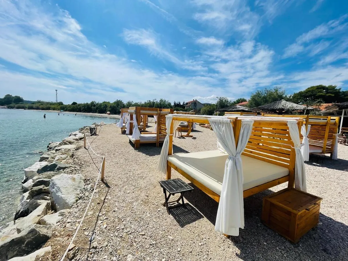 Apartment Villa Aurora Kastela