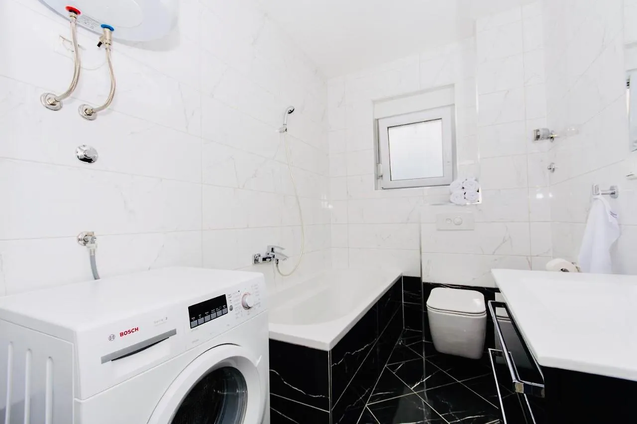 Villa Aurora Kastela Apartment