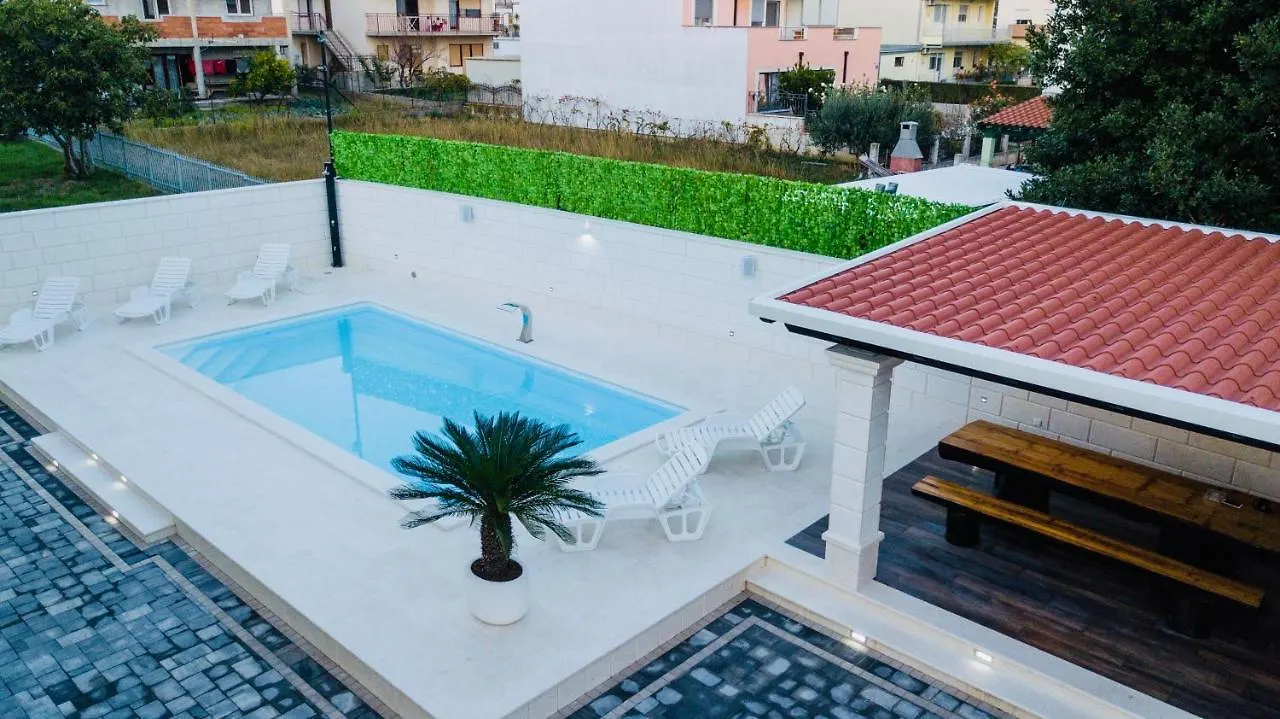 Apartment Villa Aurora Kastela Croatia