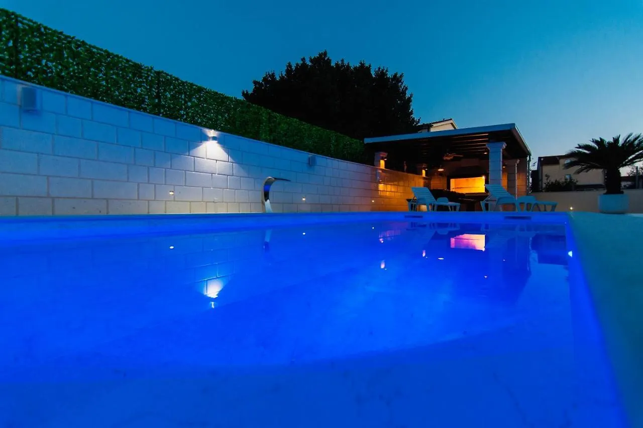 アパート Villa Aurora Kaštela