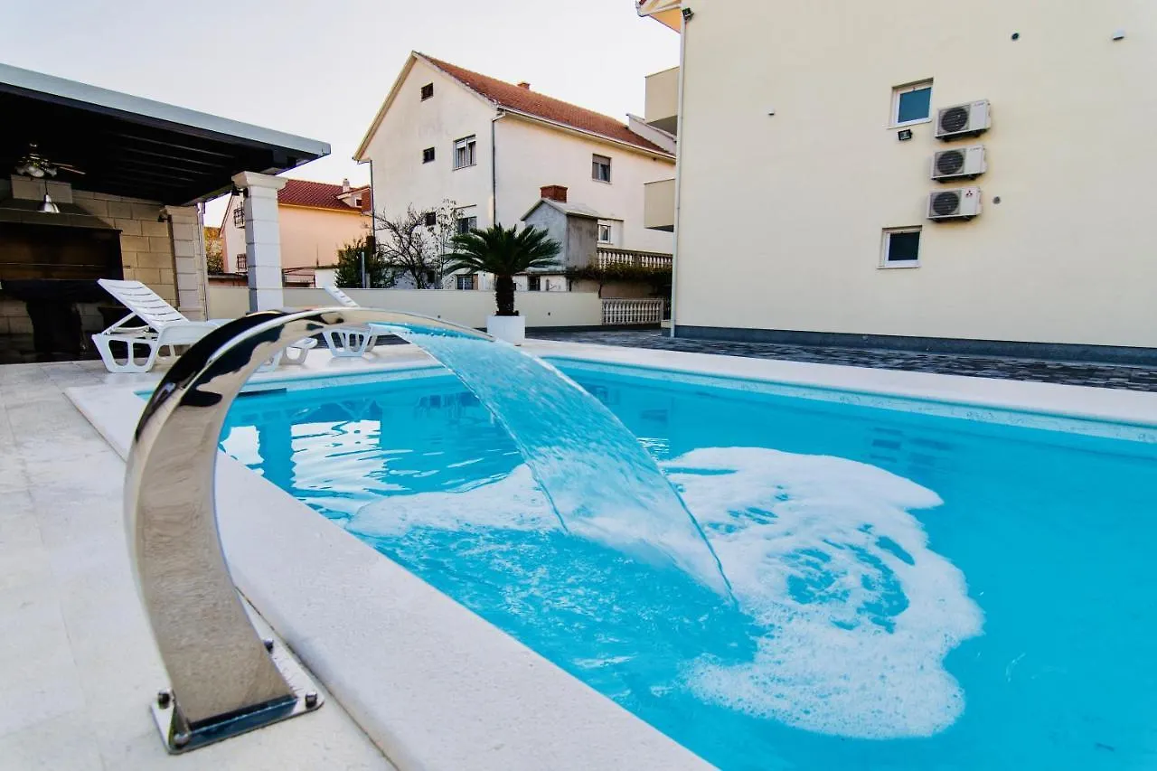 Apartment Villa Aurora Kastela Croatia